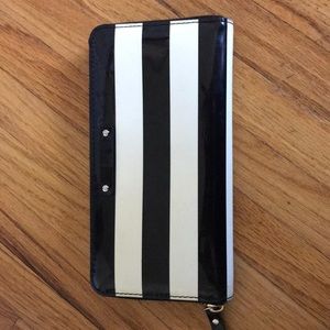 Kate Spade New York Penn Valley Neda Zip Around